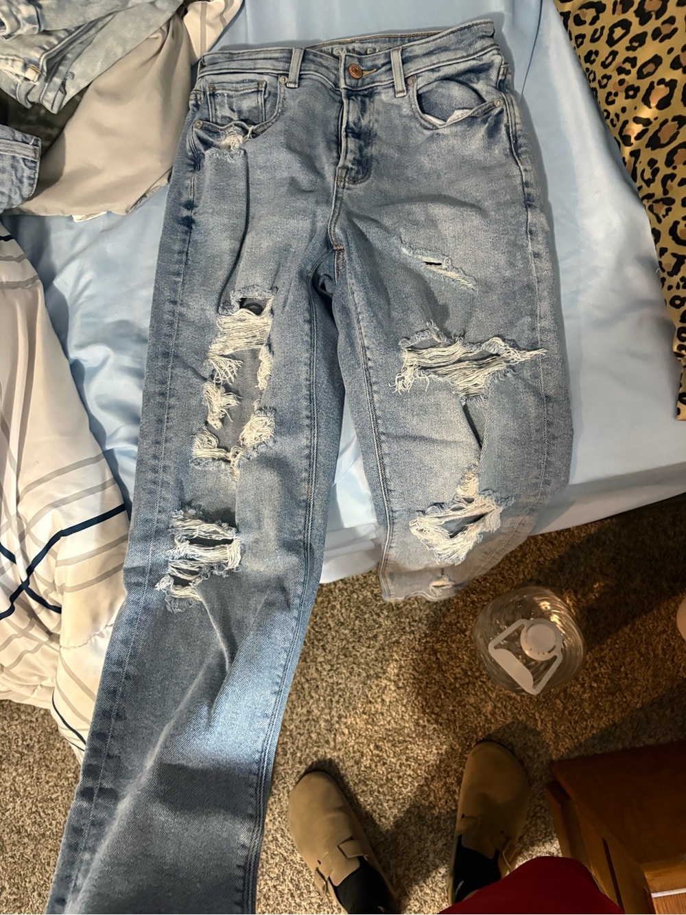 American Eagle Outfitters Light Blue Distressed Skinny Jeans